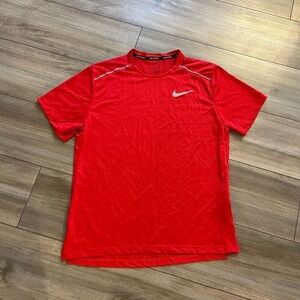 Nike Running Dri-FIT Miler Short Sleeve Shirt Mens Medium Red Bin M-29